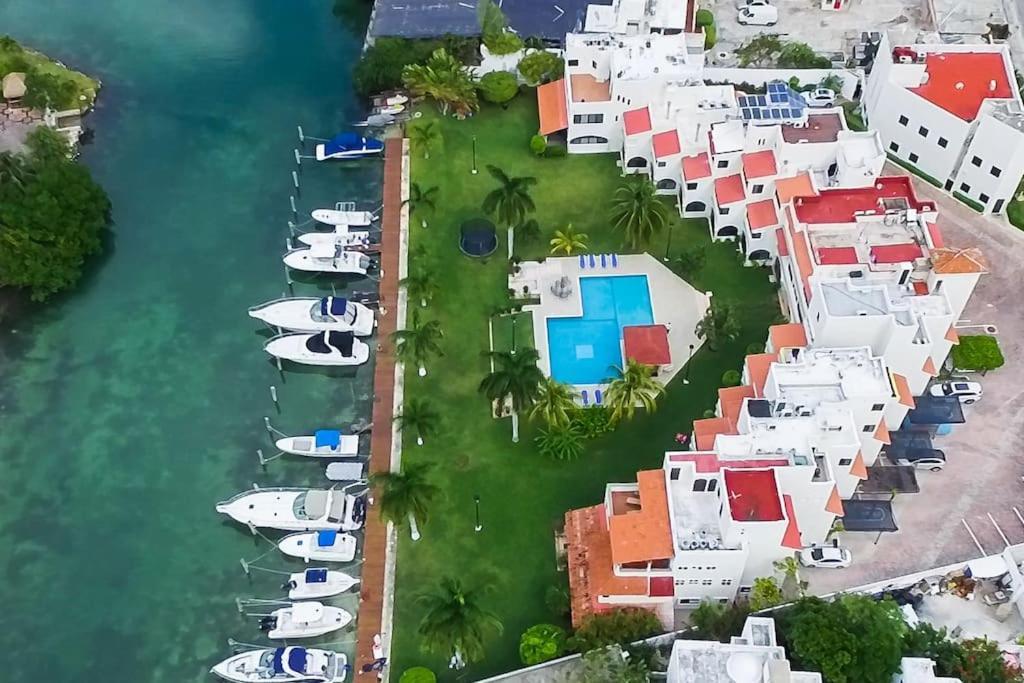 Charming Lagoon Front Villa By Casa Paraiso Cancún Eksteriør bilde