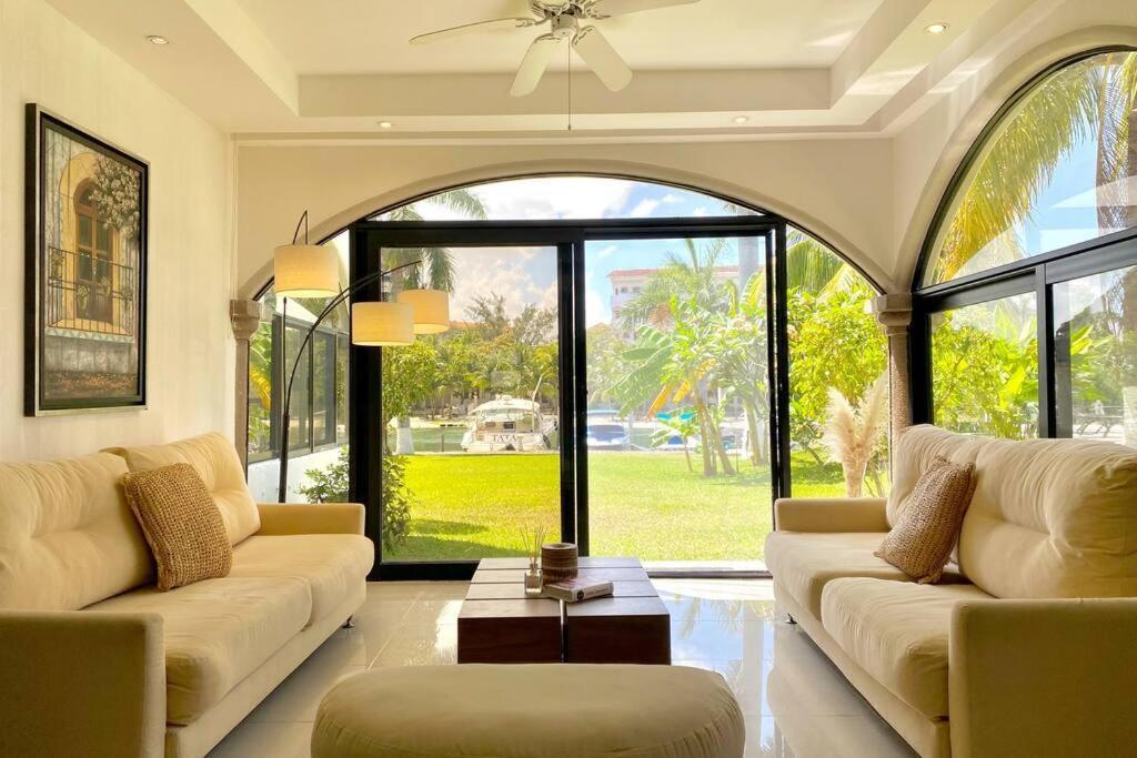 Charming Lagoon Front Villa By Casa Paraiso Cancún Eksteriør bilde