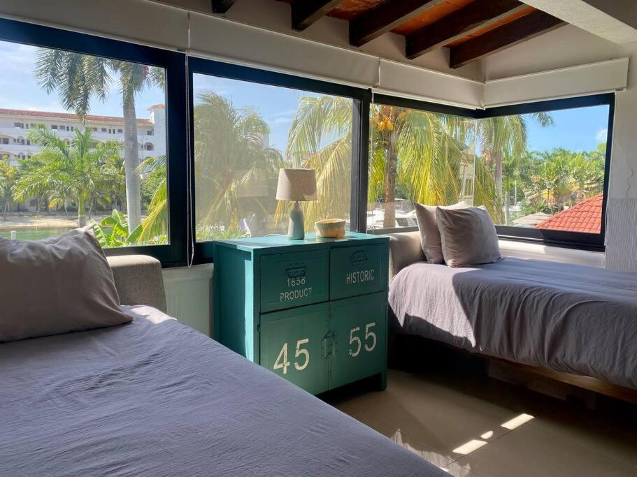Charming Lagoon Front Villa By Casa Paraiso Cancún Eksteriør bilde